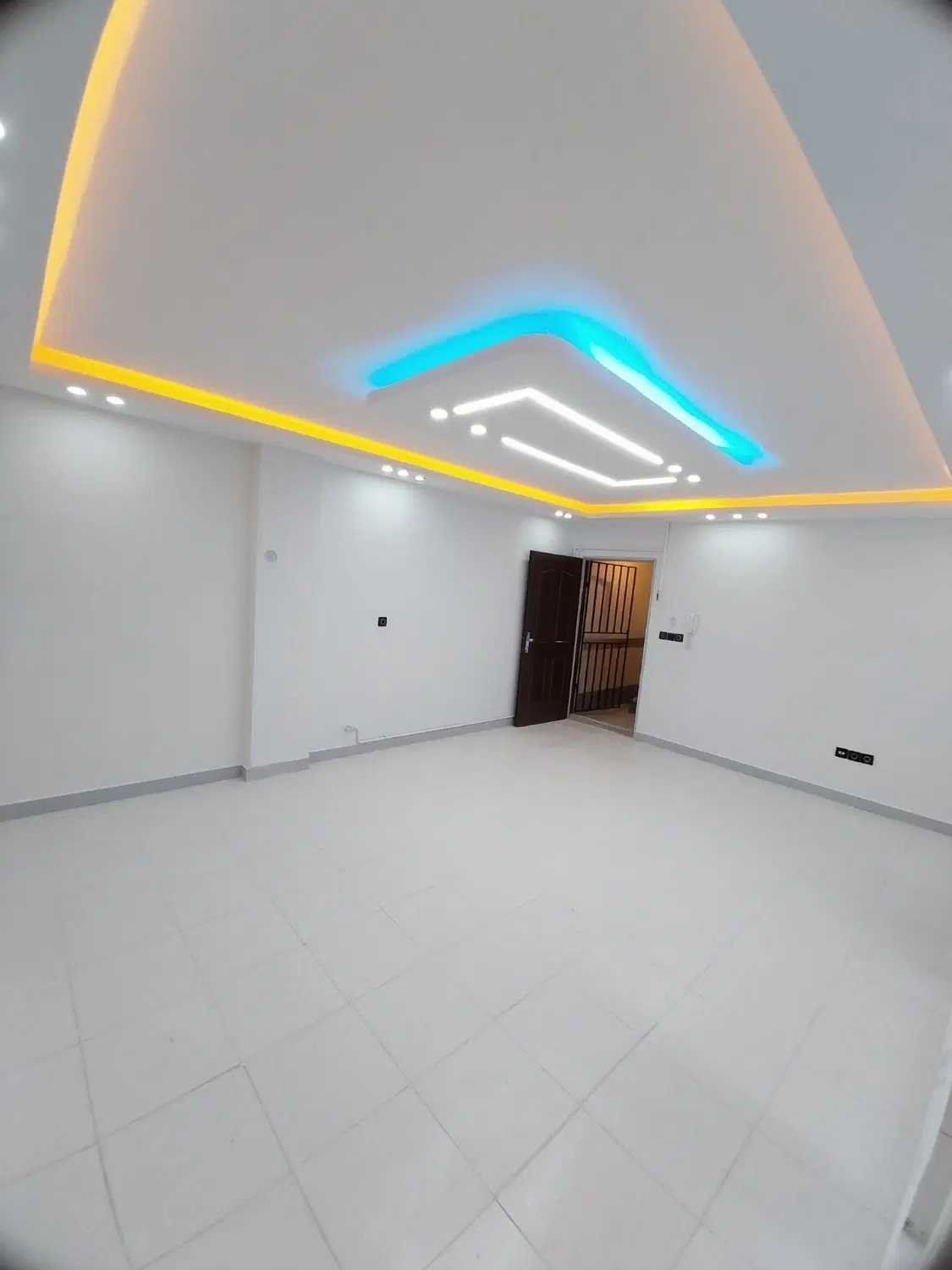 واحد ۷۰ متر دو خواب بهر دانش طبقه دوم رو تجاری