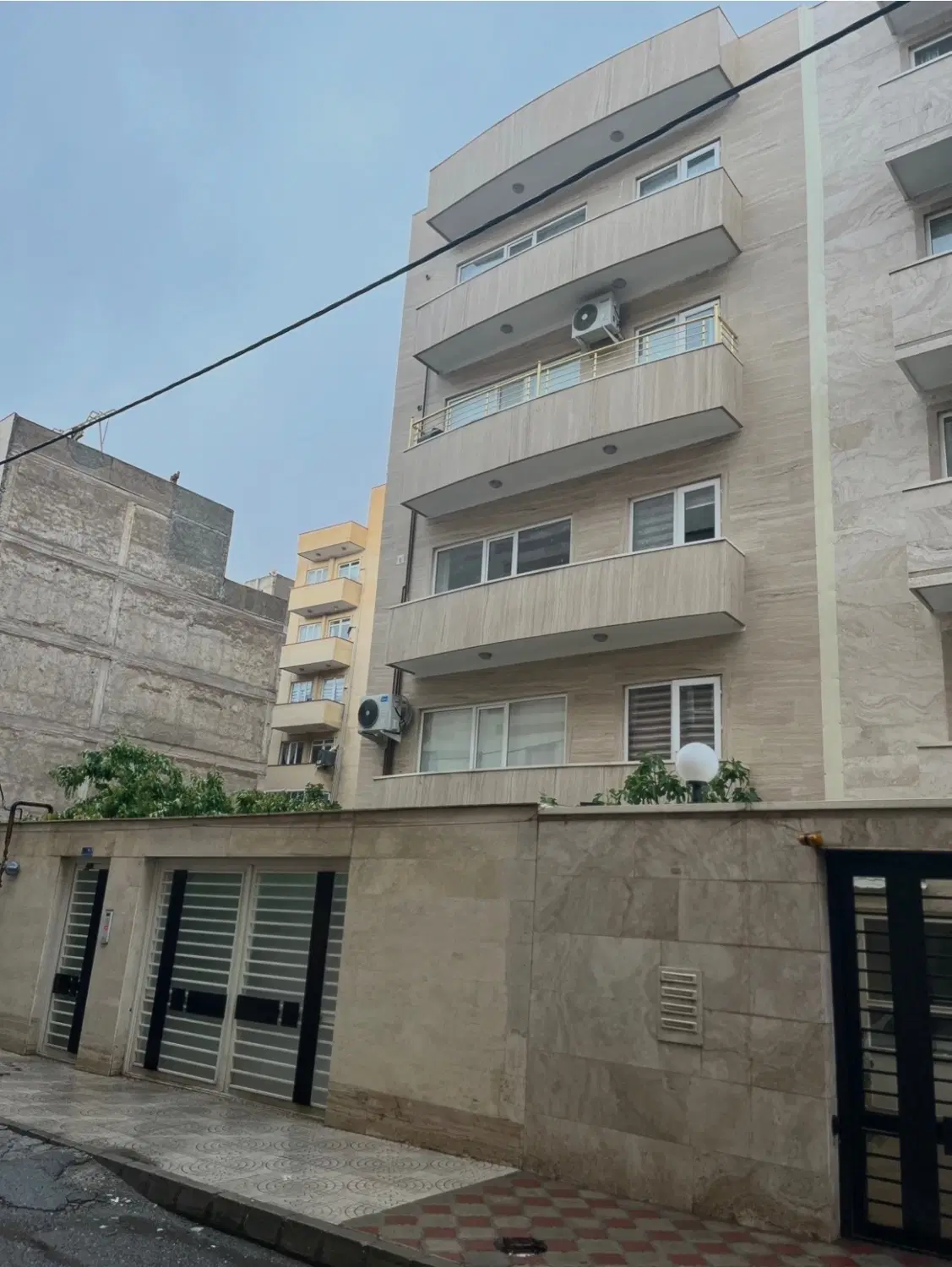 ۱۰۶ متر ،دو خواب ، طبقه سوم،فرشته شمالی