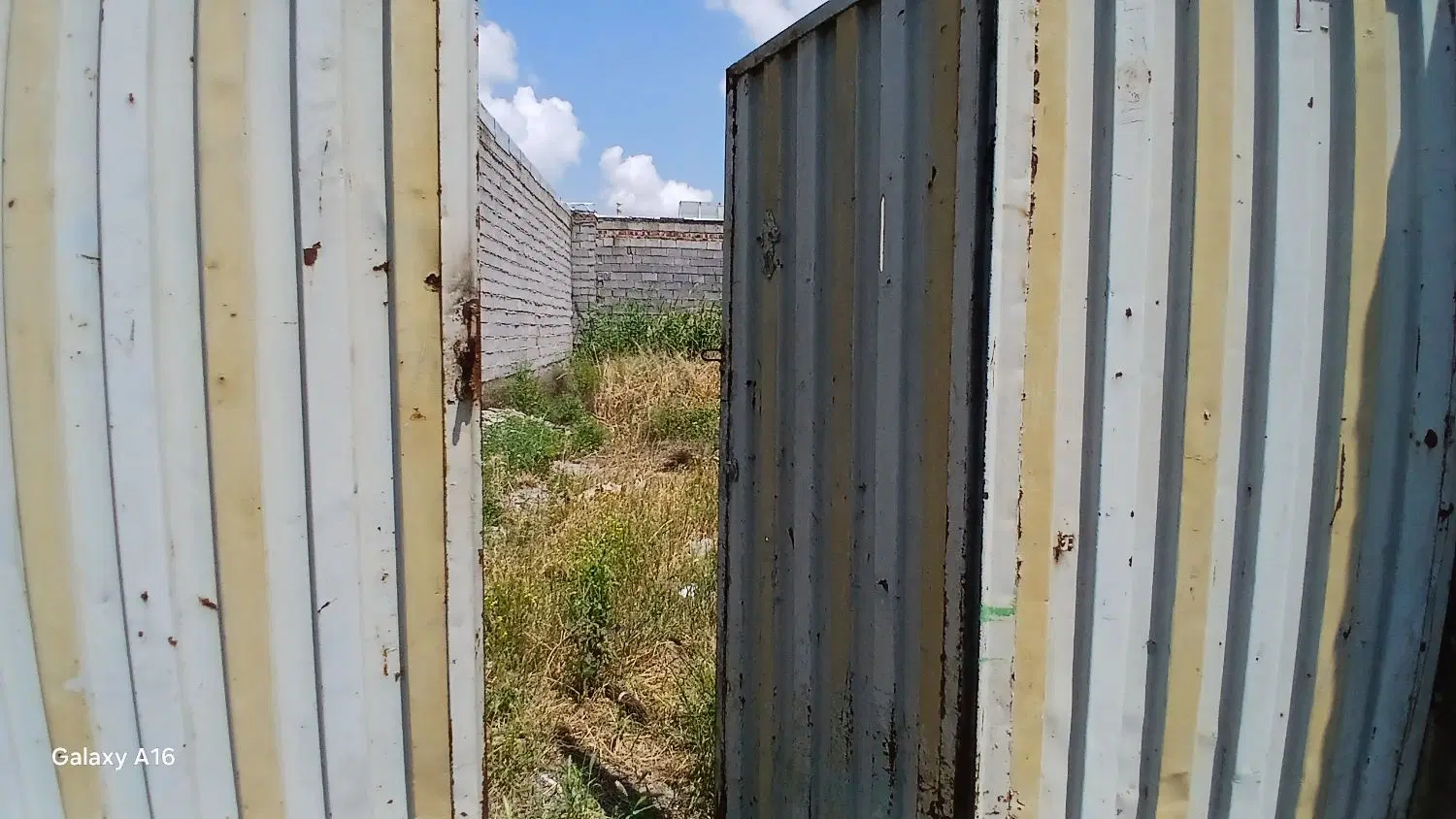 ۱۰۰ متر زمین خالی در آزادگان