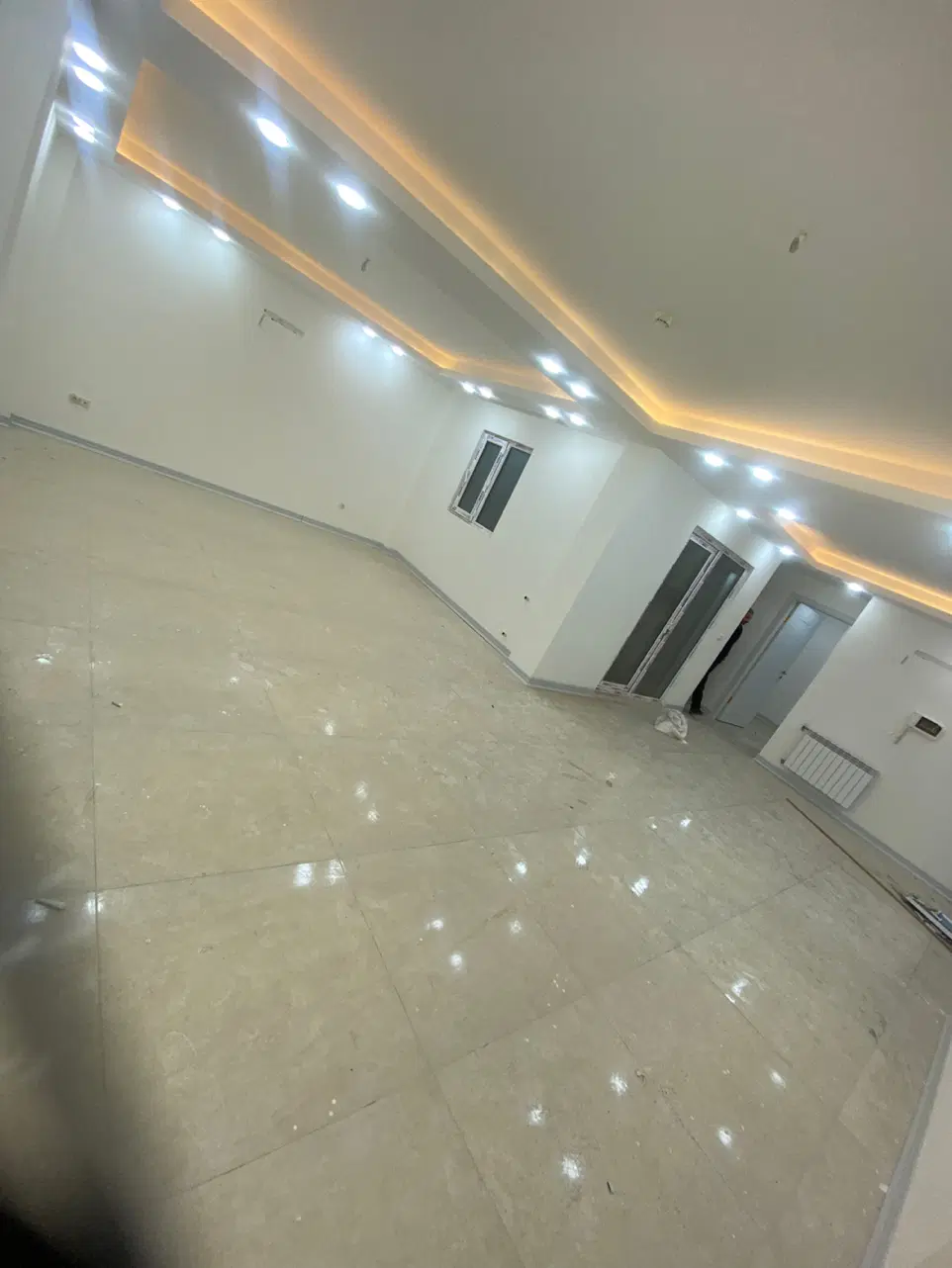 اجاره واحد اداری شرقی کیان اباد