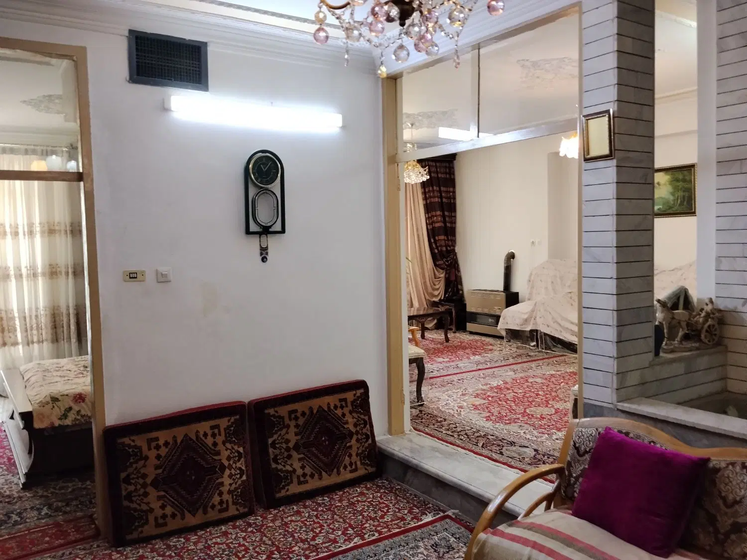 ویلایی 250متری _ سه طبقه بنا_ قابل سکونت _آزادی