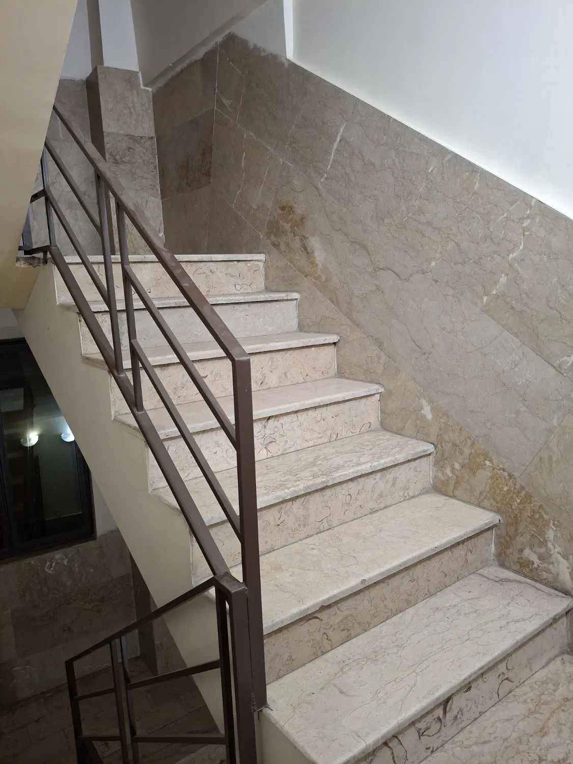 آپارتمان ۶۹ متر تکواحدی امام خمینی