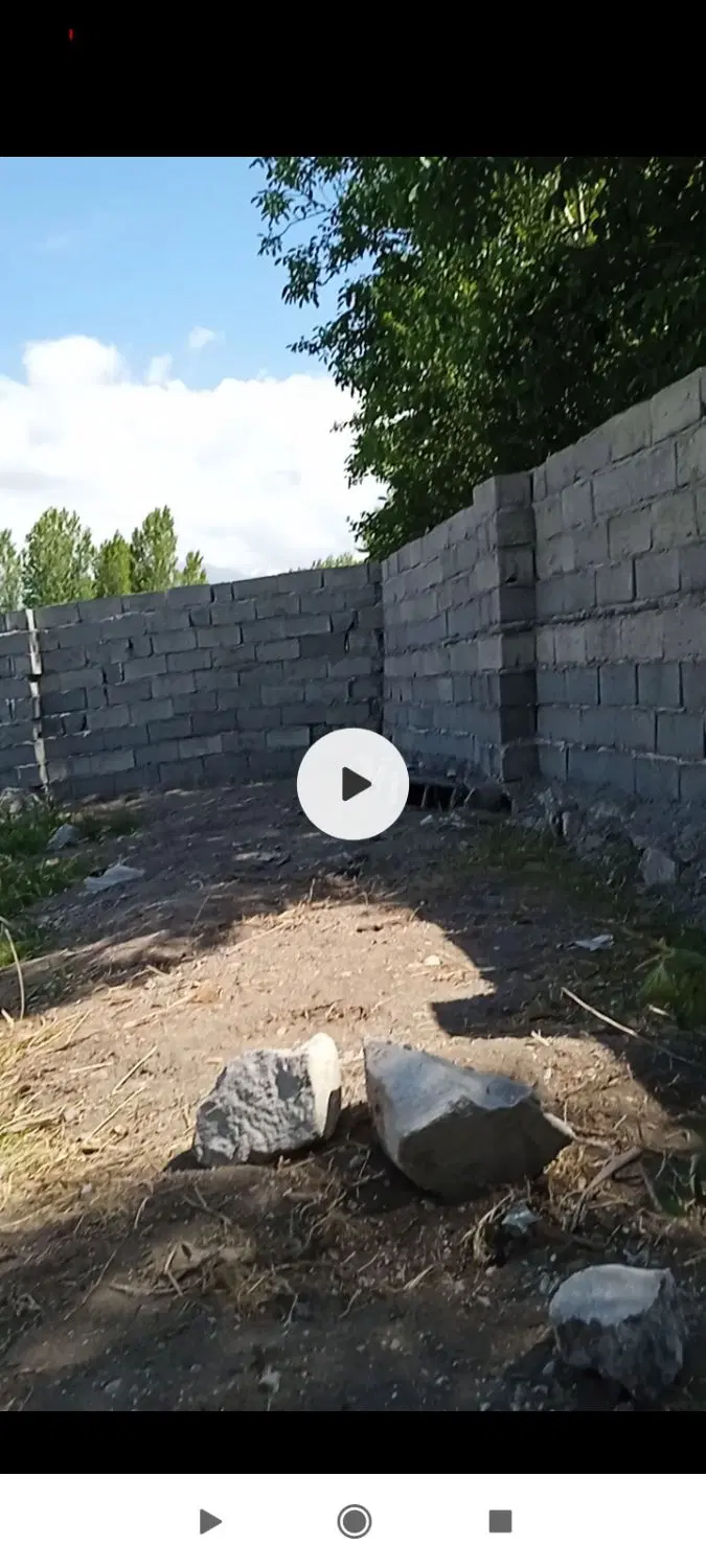 زمین سیصدوسی متر در النی