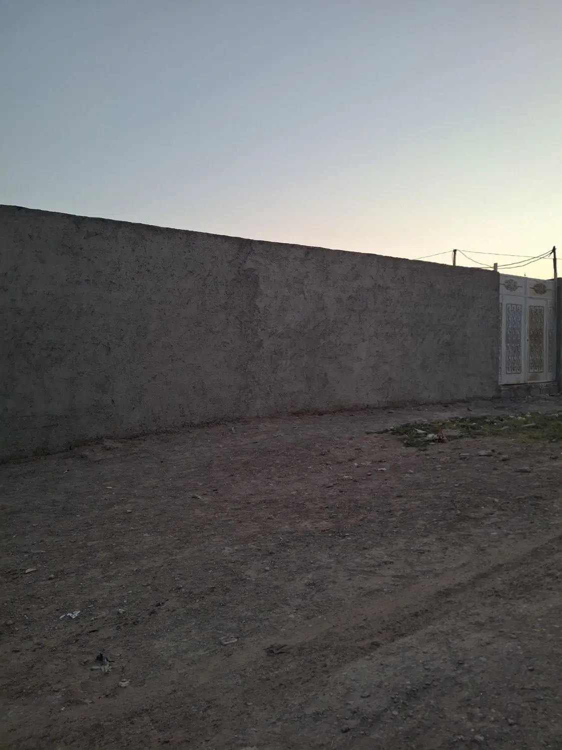 زمین فروشی