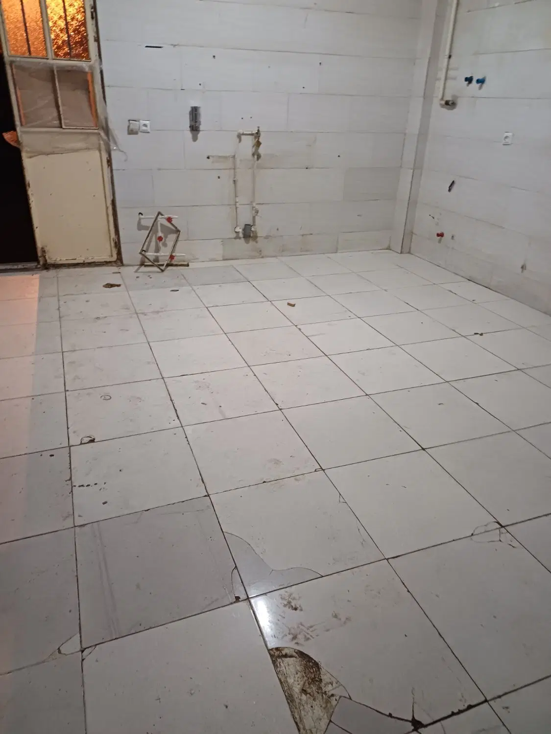 مغازه120متری غدیر2مناسب تهیه غذا. فست فود