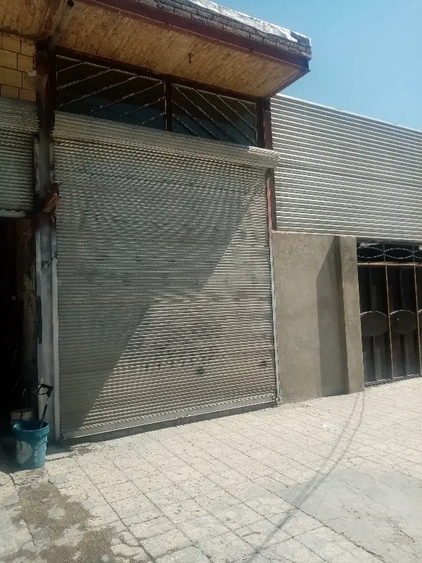 مغازه برخیابان