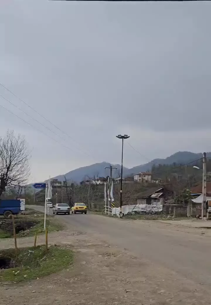 زمین تمام مسکونی با جواز ساخت