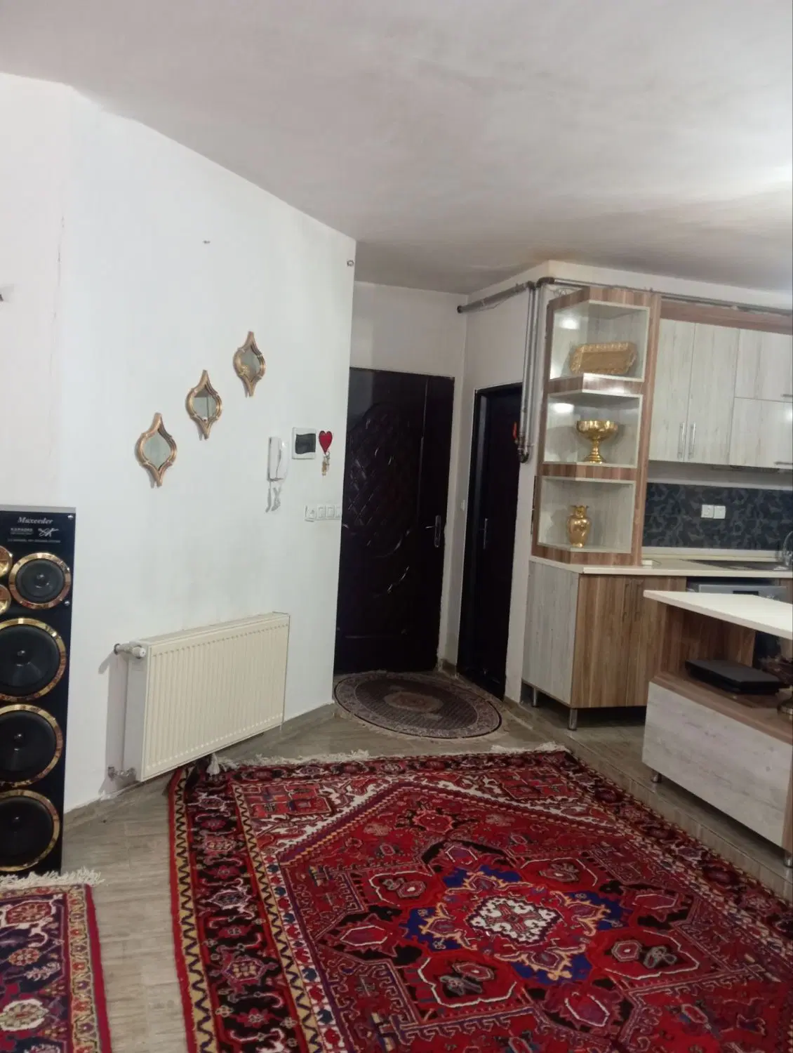 فروش صدمتری دو خوابه بر خیابان یوسف‌آباد