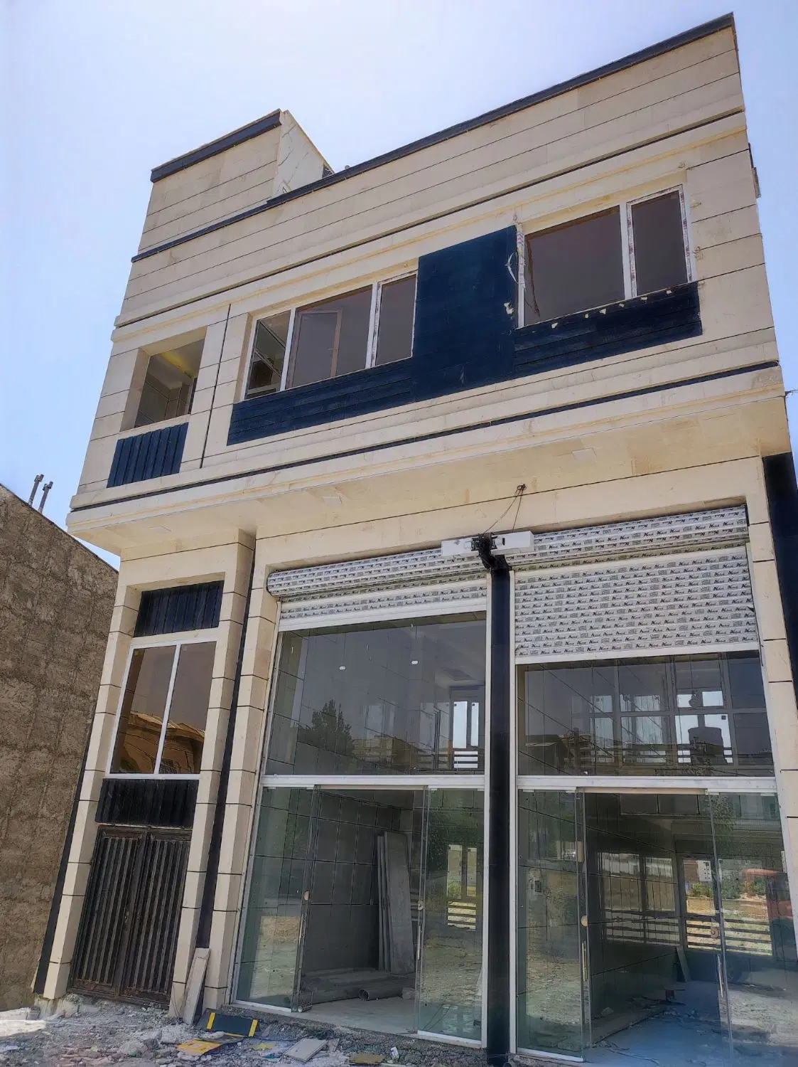 زیر همکف ارتفاع ۴_۸دوکله تجاری کارگاهی