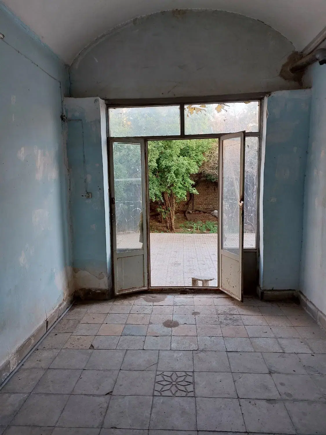 اجاره اتاق ۳۰ متری در مرکز سیرجان