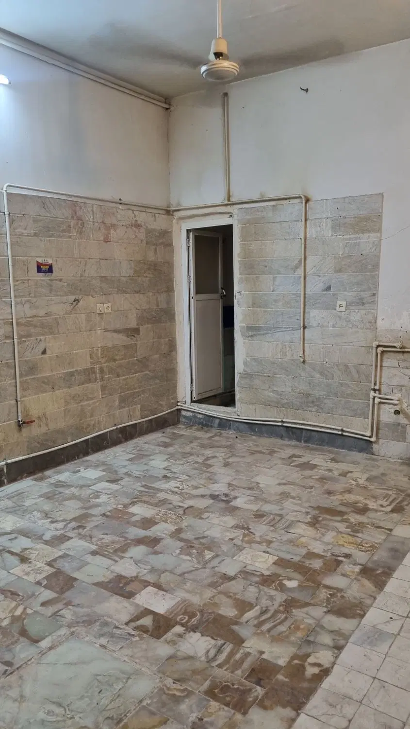 مغازه یا انباری