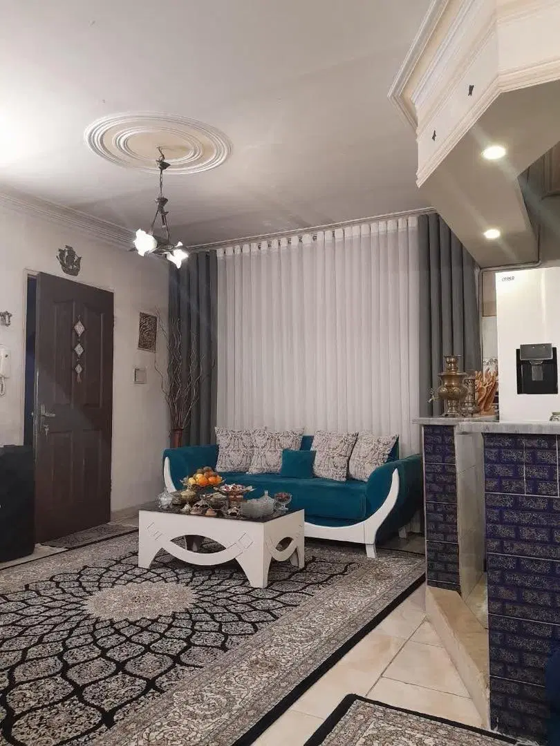 آپارتمان ۸۰ متری تمیز