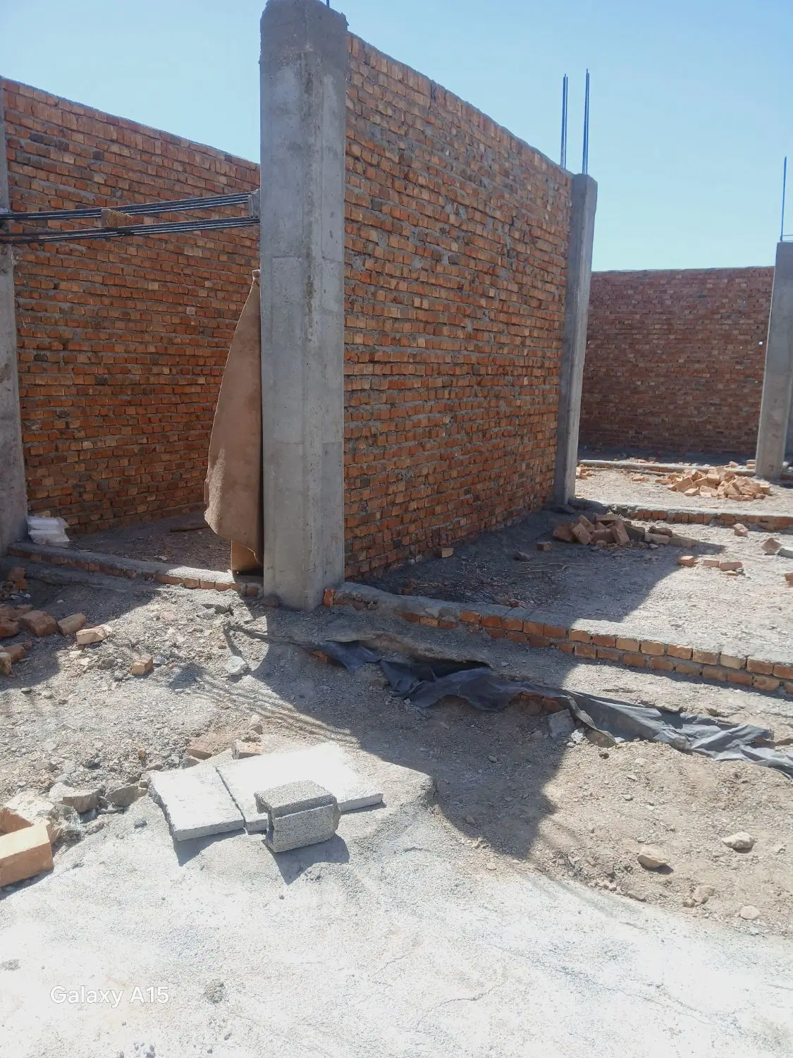 خانه نیمه کاره ۲۱۵متری سیادک