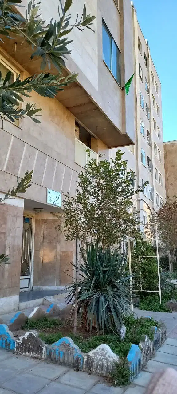 رهن واحد در مجتمع گلستان ۳