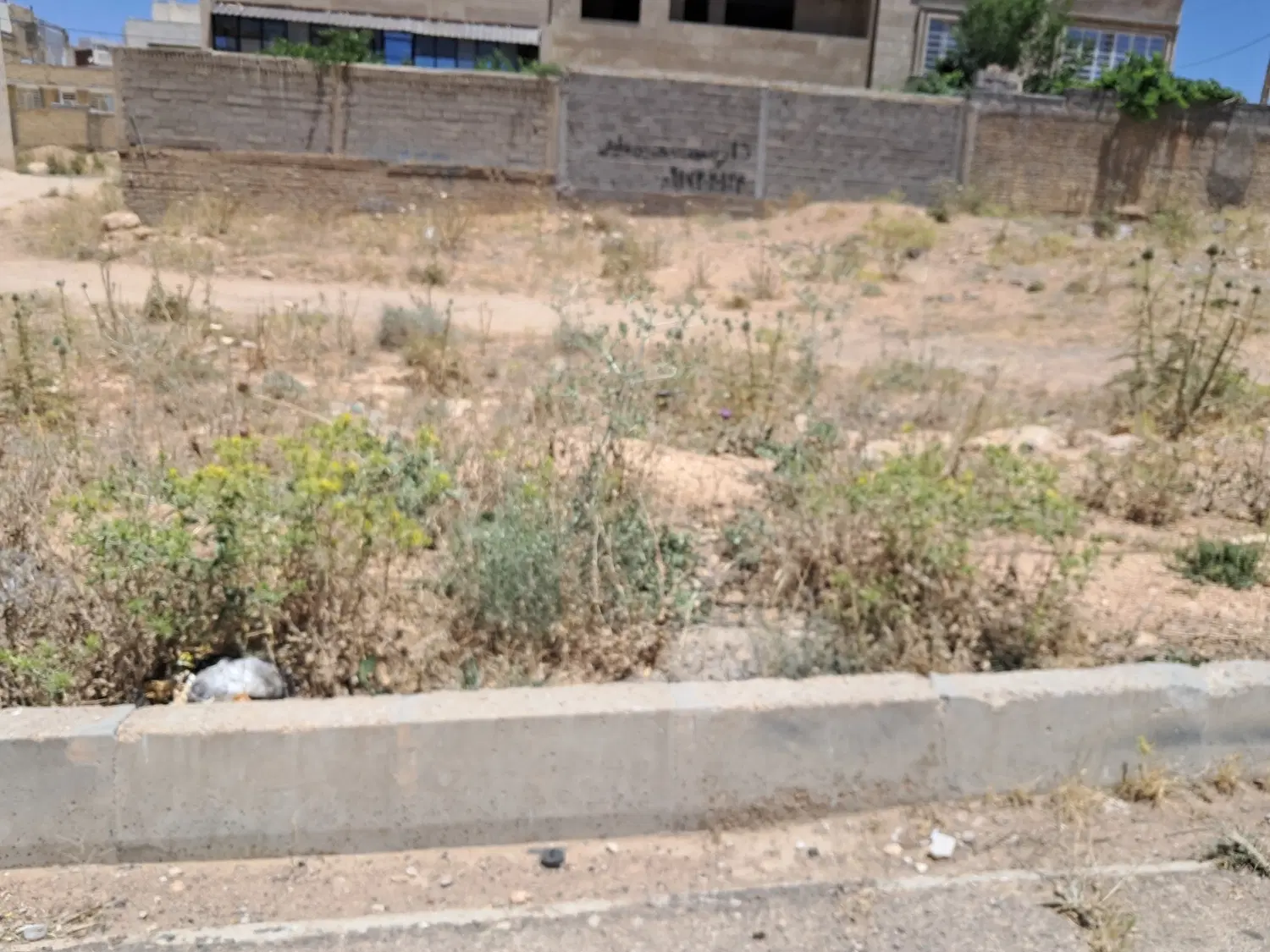 زمین فاز یک صدرا _ دو نبش _ 220 متر
