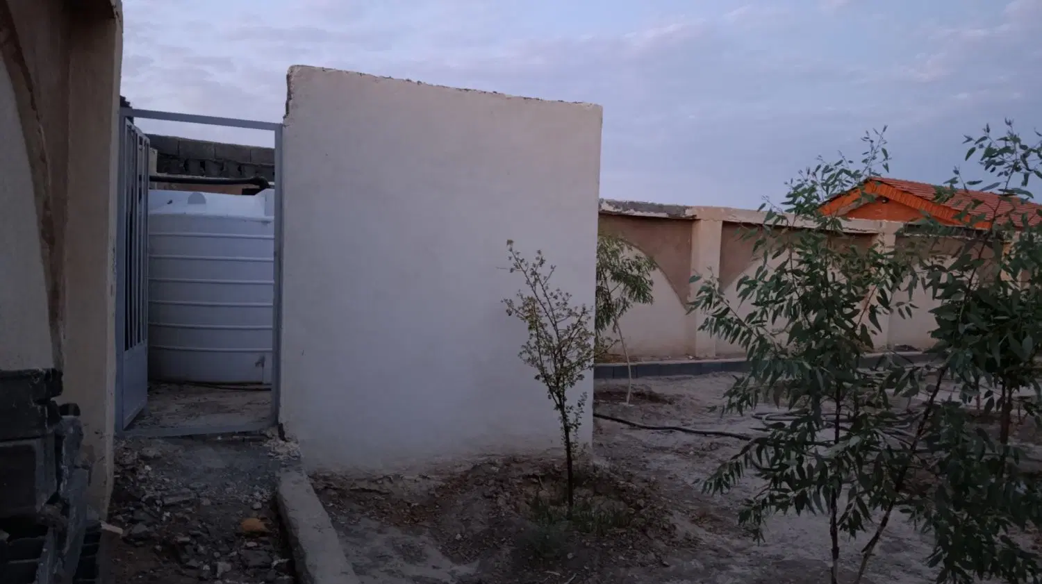 باغ ۸۰۰متری خوش آب هوا(مجوز ساخت+سهم چاه)حسین آباد