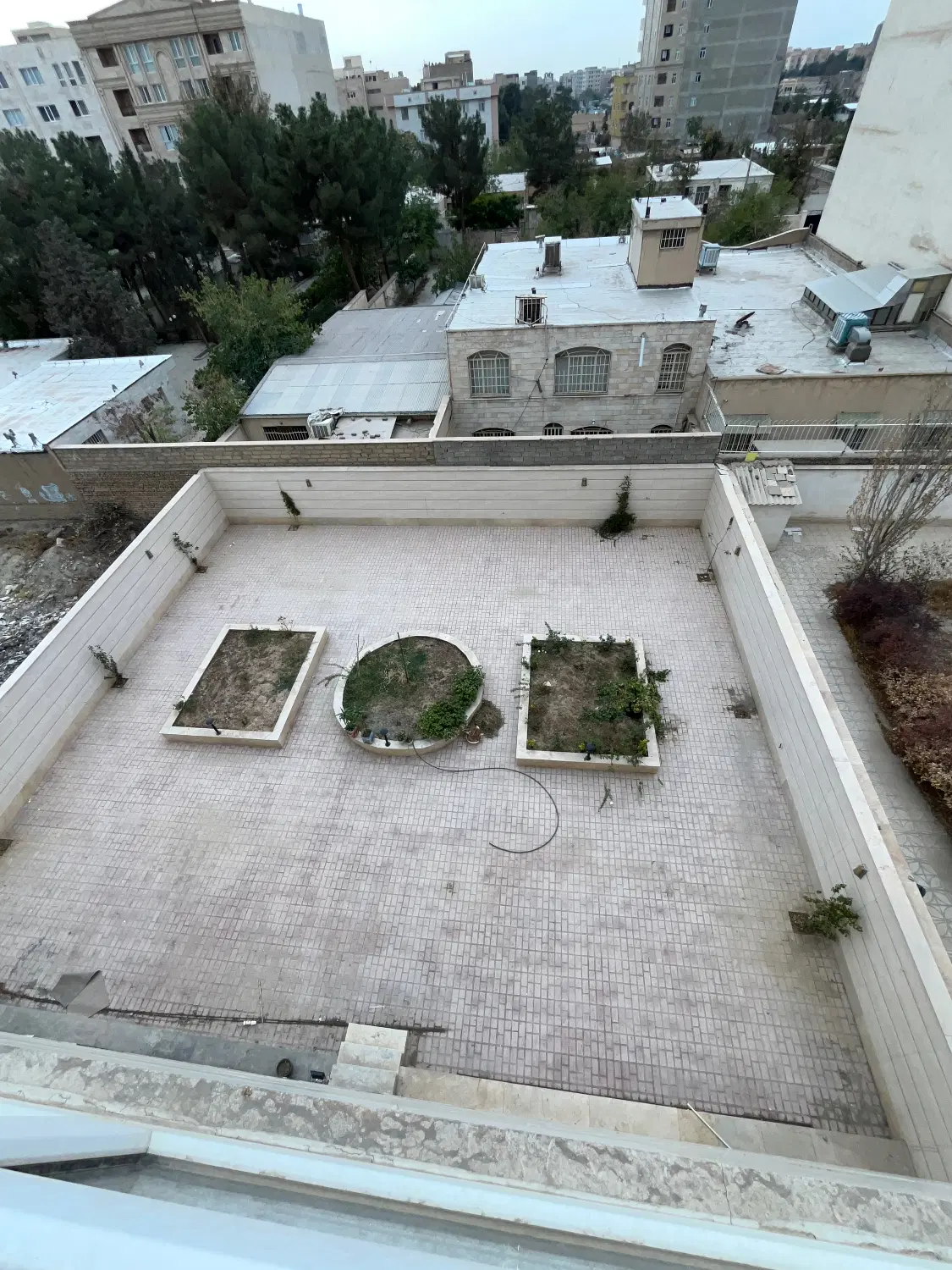 واحد ۱۳۵ متری سند دار