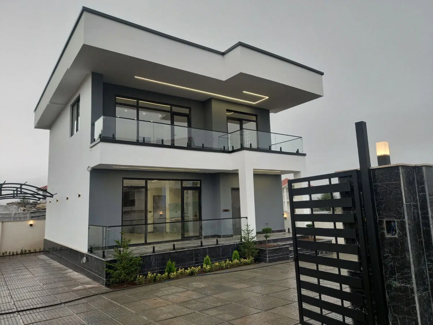 ویلای دوبلکس مدرن مهندسی ساز در کلاردشت