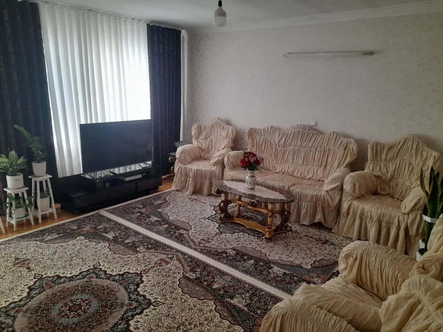 واحد ۸۰ متری تمیز وبدون هزینه