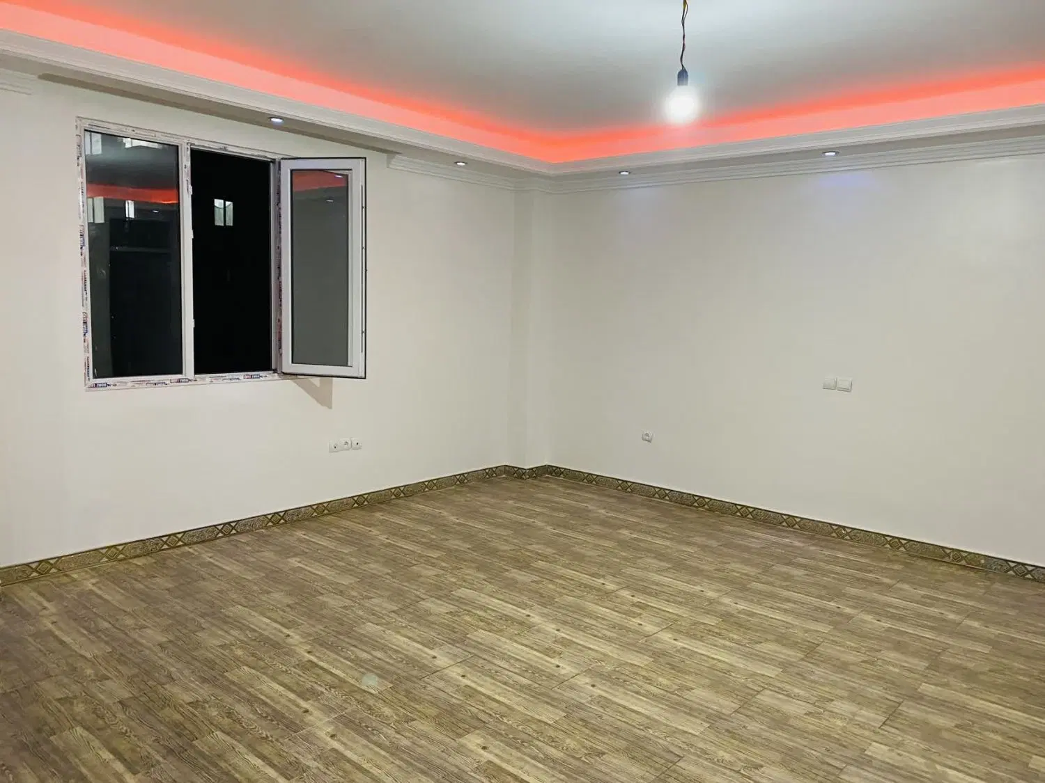 67 متر مدرس جنوبی رو به نما