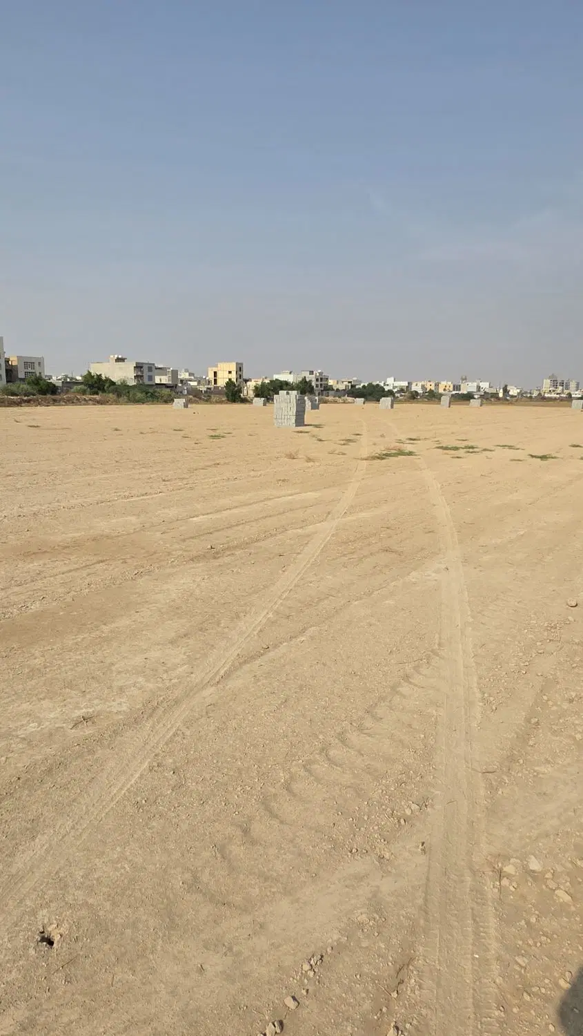 زمین فروشی بین جاده برازجون و گشویی
