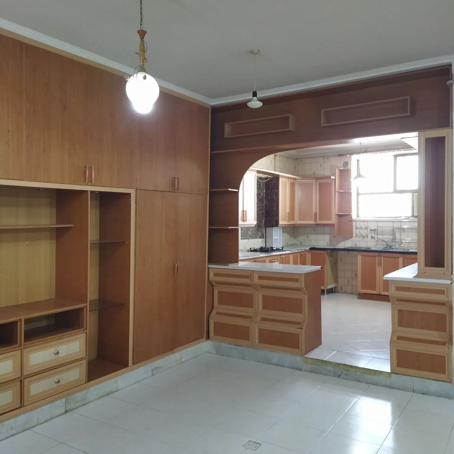 رهن کامل منزل شیک واقع در خیابان ابن سینا