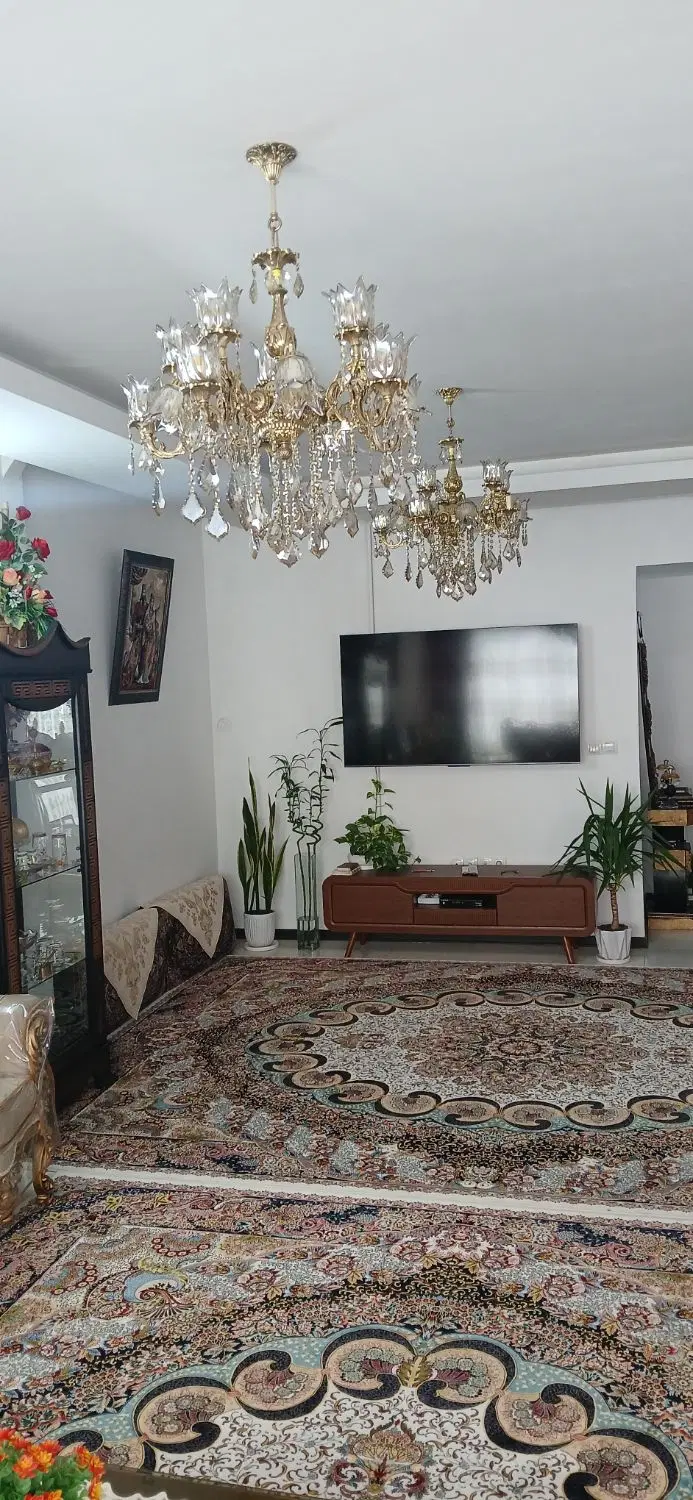 آپارتمان تک واحدی طبقه اول
