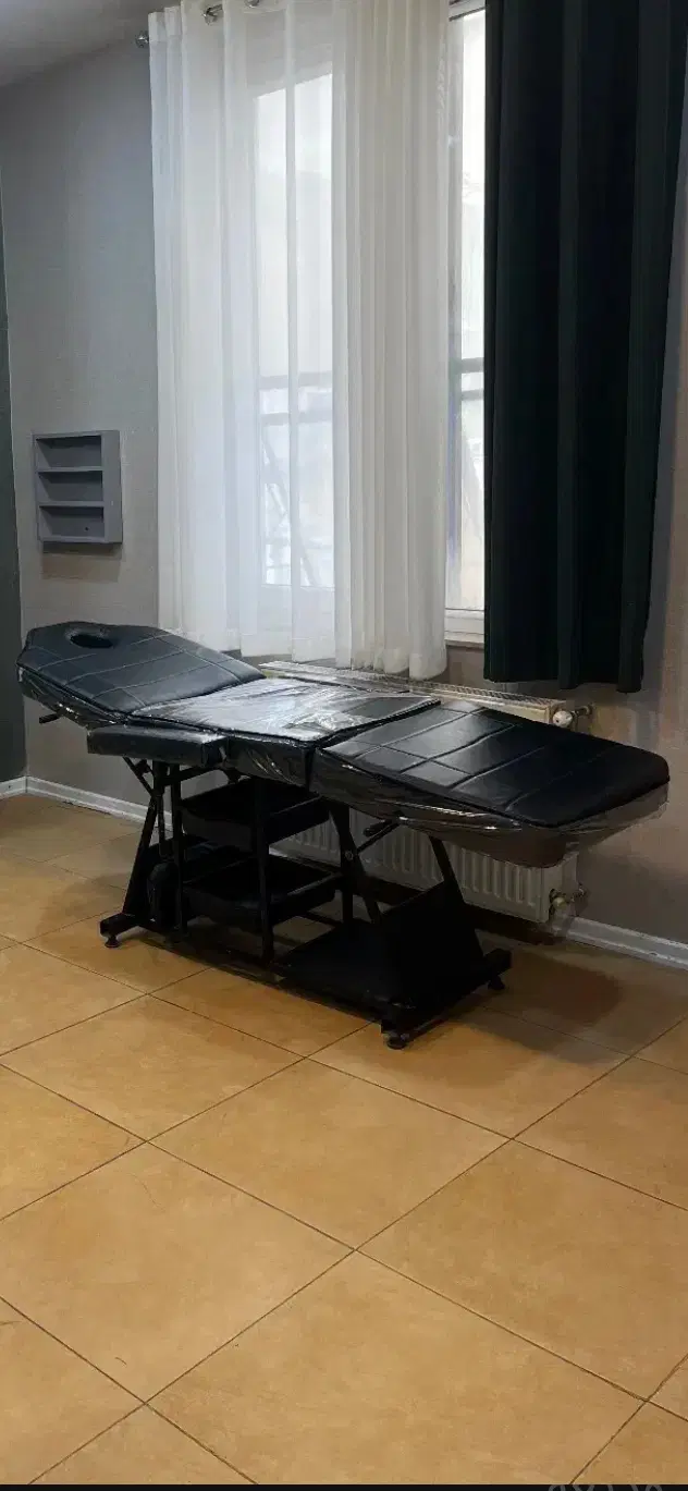 تخت و میز ناخن