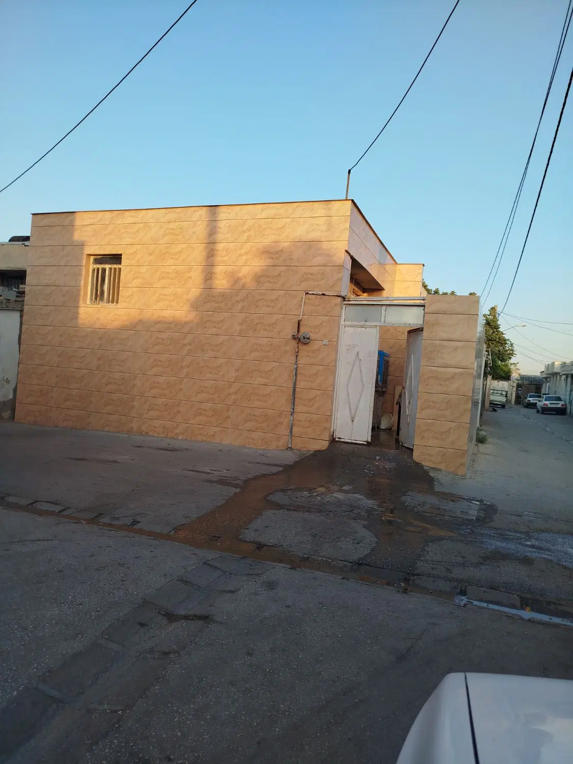 منزل ویلایی مرتب سردونبش نزدیک به بلواراصلی رحمت