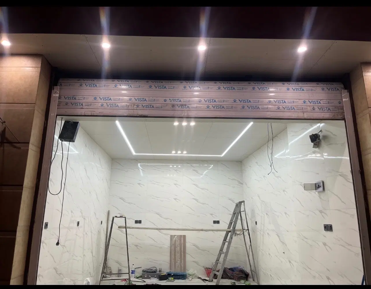 مغازه تجاری در شیشه‌گری شیراز