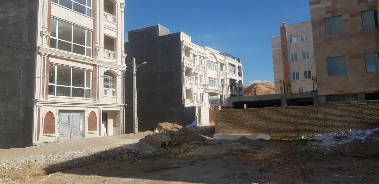 زمین بهشت غربی