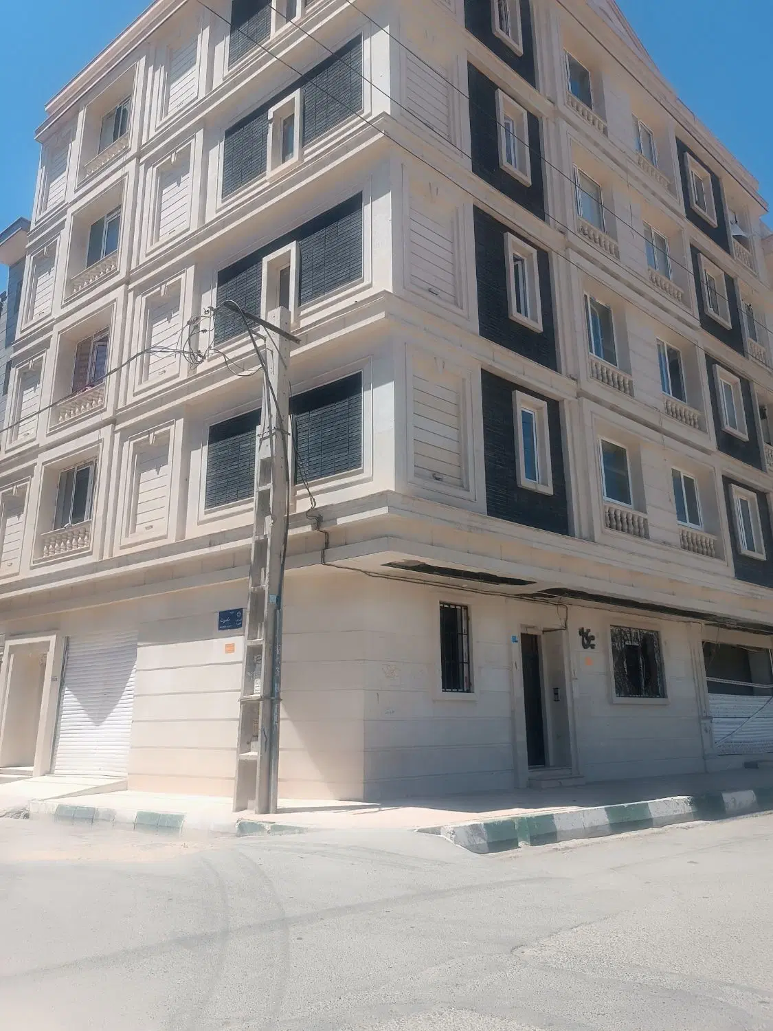 آپارتمان ۱۲۳ متری زیر قیمت