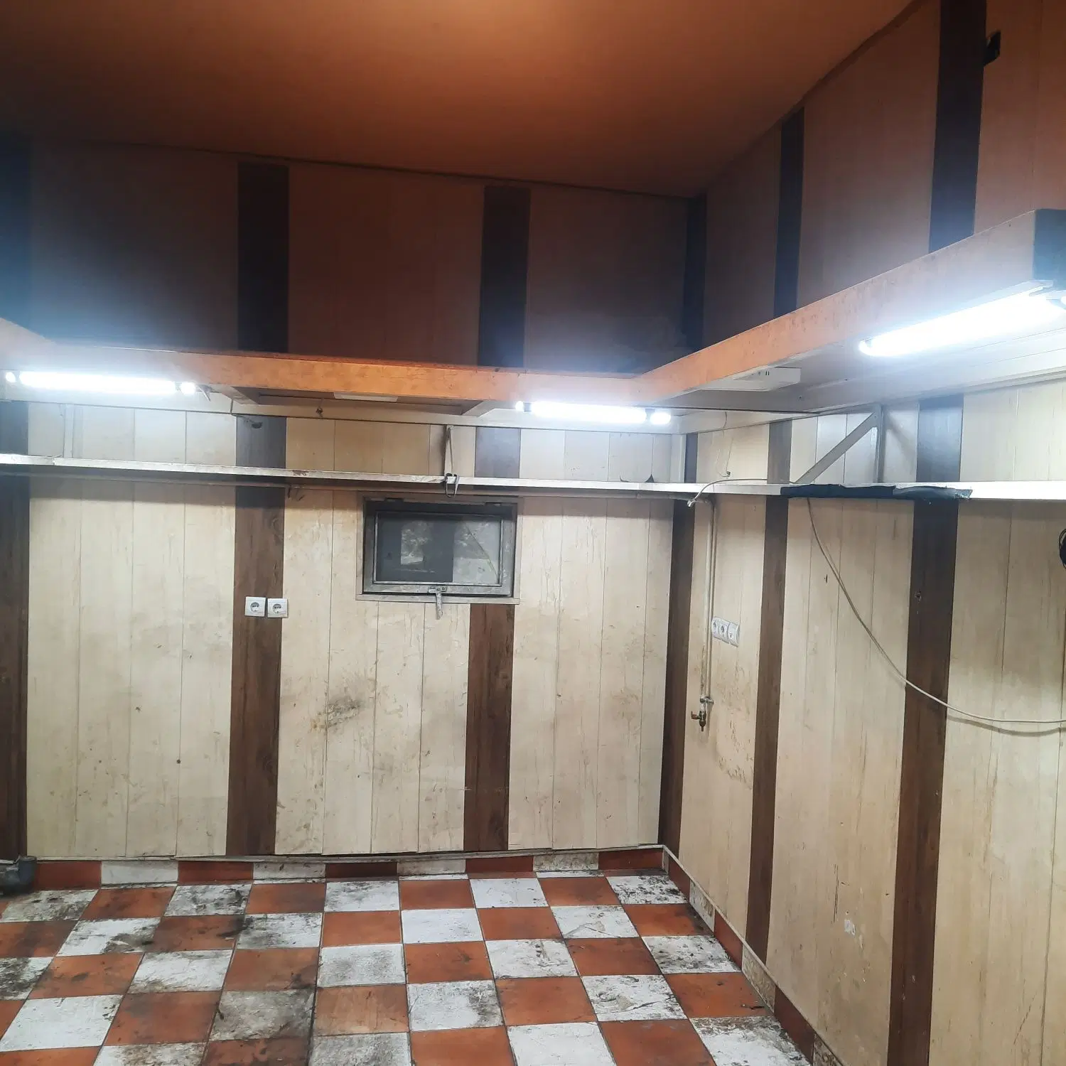فروش و معاوضه یک باب مغازه