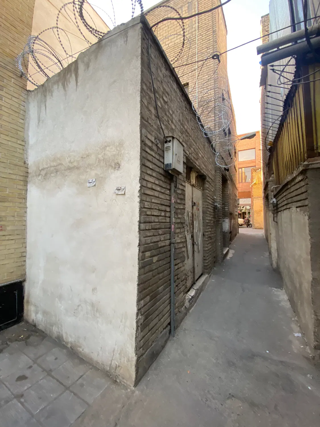 ۵۰ متر در بهترین نقطه بازار کوچه مرادی دونبش