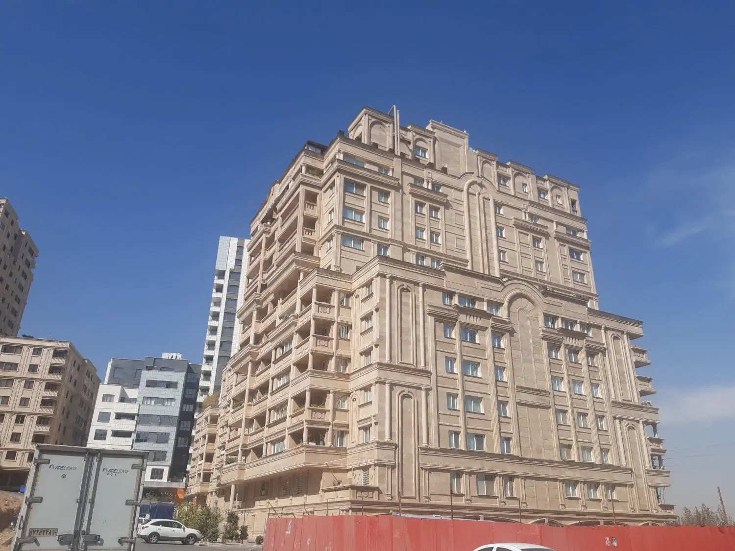 آپارتمان سه خوابه مستردار