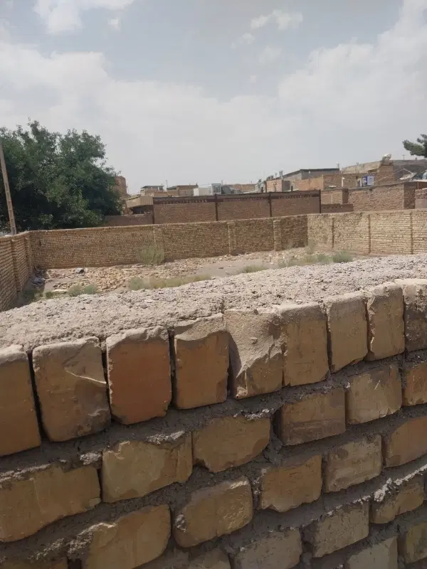 زمین ۷۰ متری