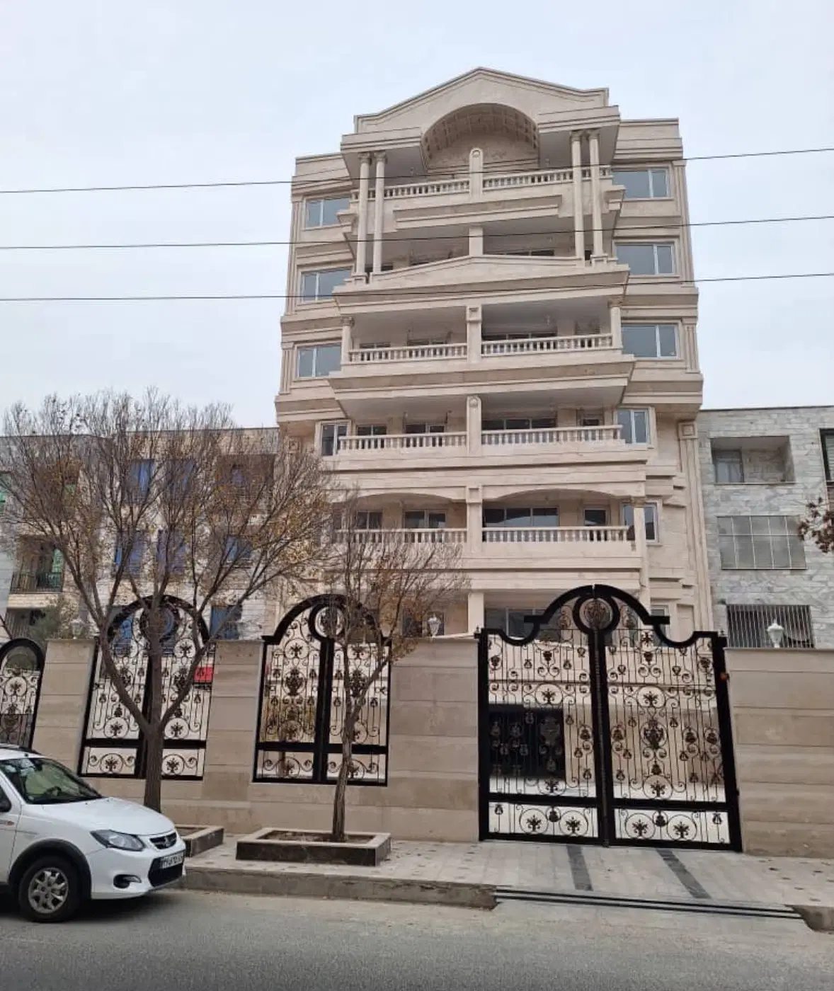 ۱۳۰ متر_ شاخه اصلی_غربی_ ۳خواب_کلیدنخورده