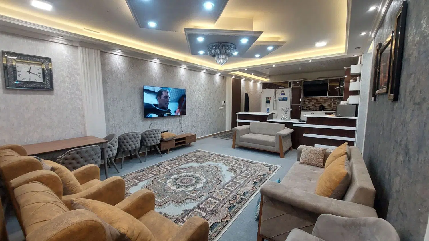 فروش یک دستگاه آپارتمان خیابان اصلی بهارستان غربی
