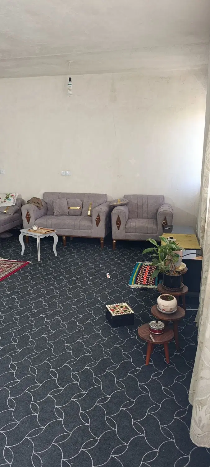 اجاره مسکونی طبقه یک  اکبراباد امیرکبیر ۵
