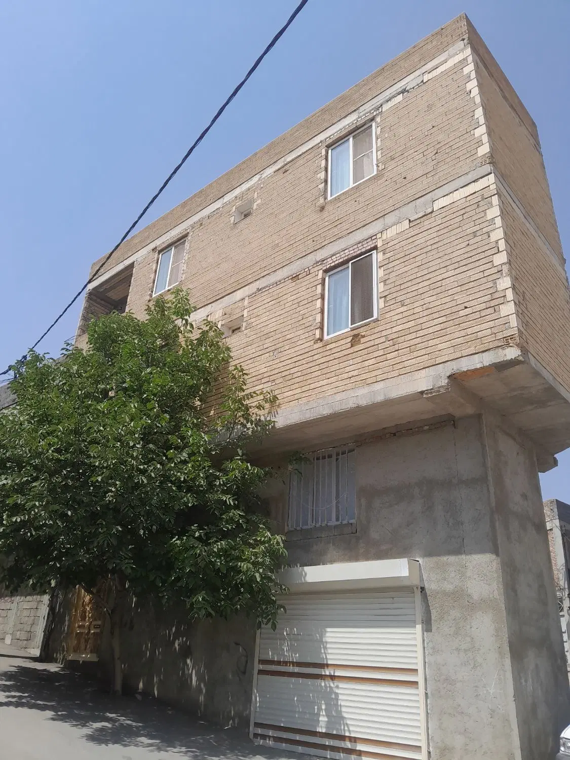 خانه ۴ طبقه نشمیلان ۷۵متر