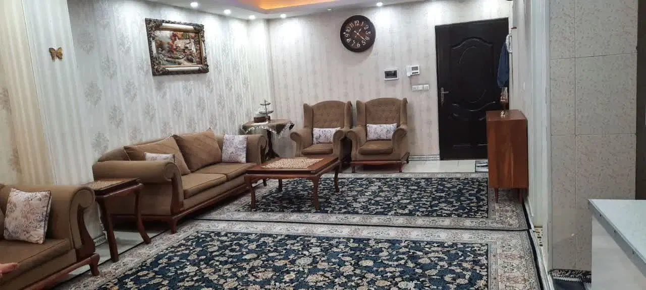 ۱۱۰ متر یاسر ۲_۳ جنب خیابان اصلی کوه نور