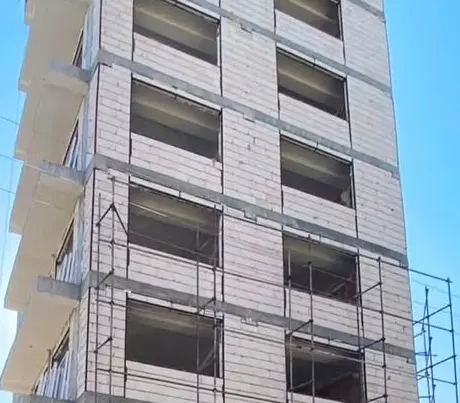 مغازه دربرخیابان مسیرپررفت وآمد