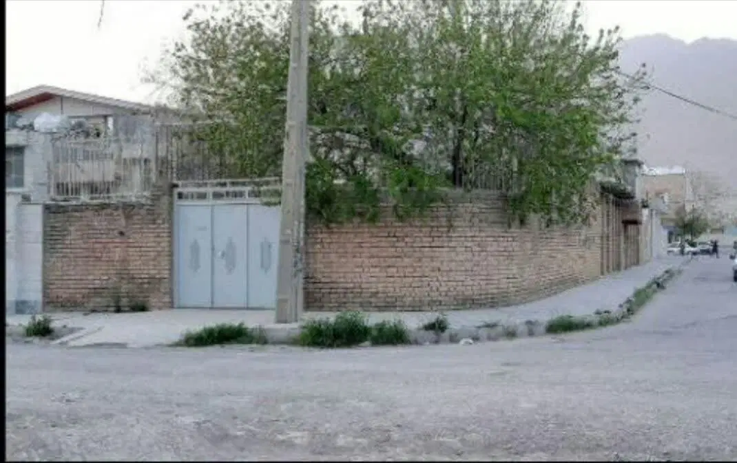 خانه ی ویلایی ۳۰۰ متری دوبر شمالی شرقی
