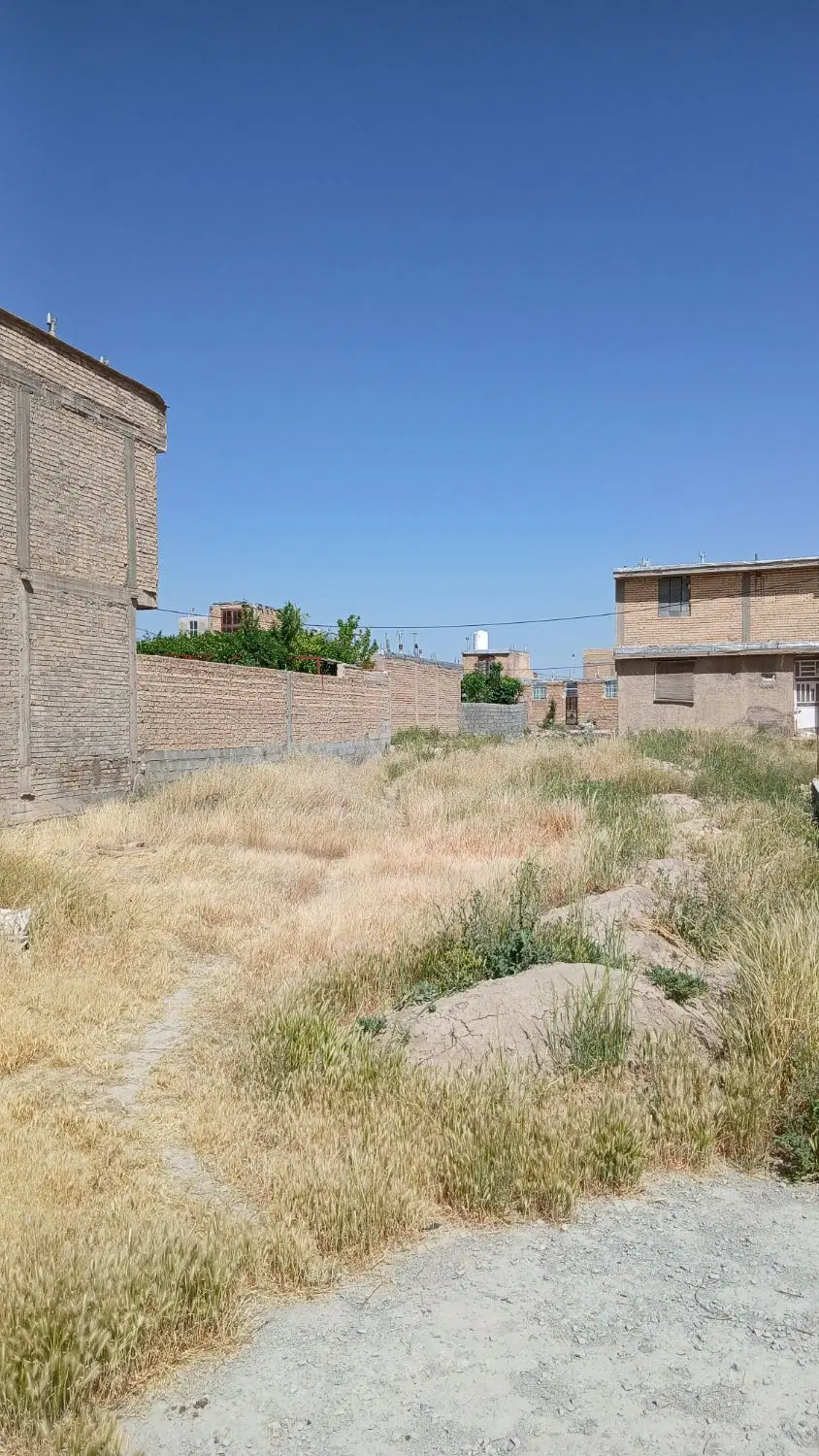 زمین بکر ساختمانی با متراژ و عرض خوب