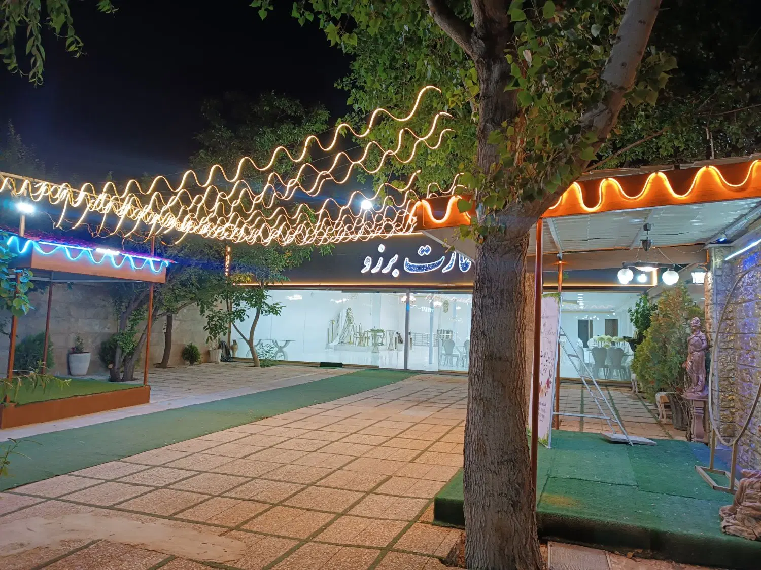 اجاره عمارت باغ برزو