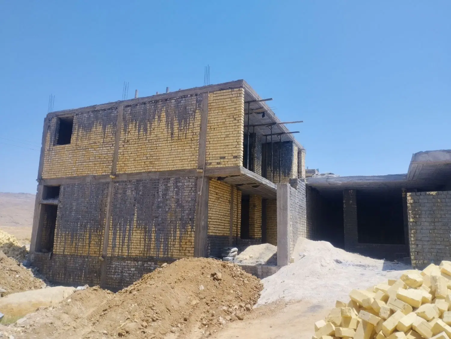 اسکلت اقبال اباد