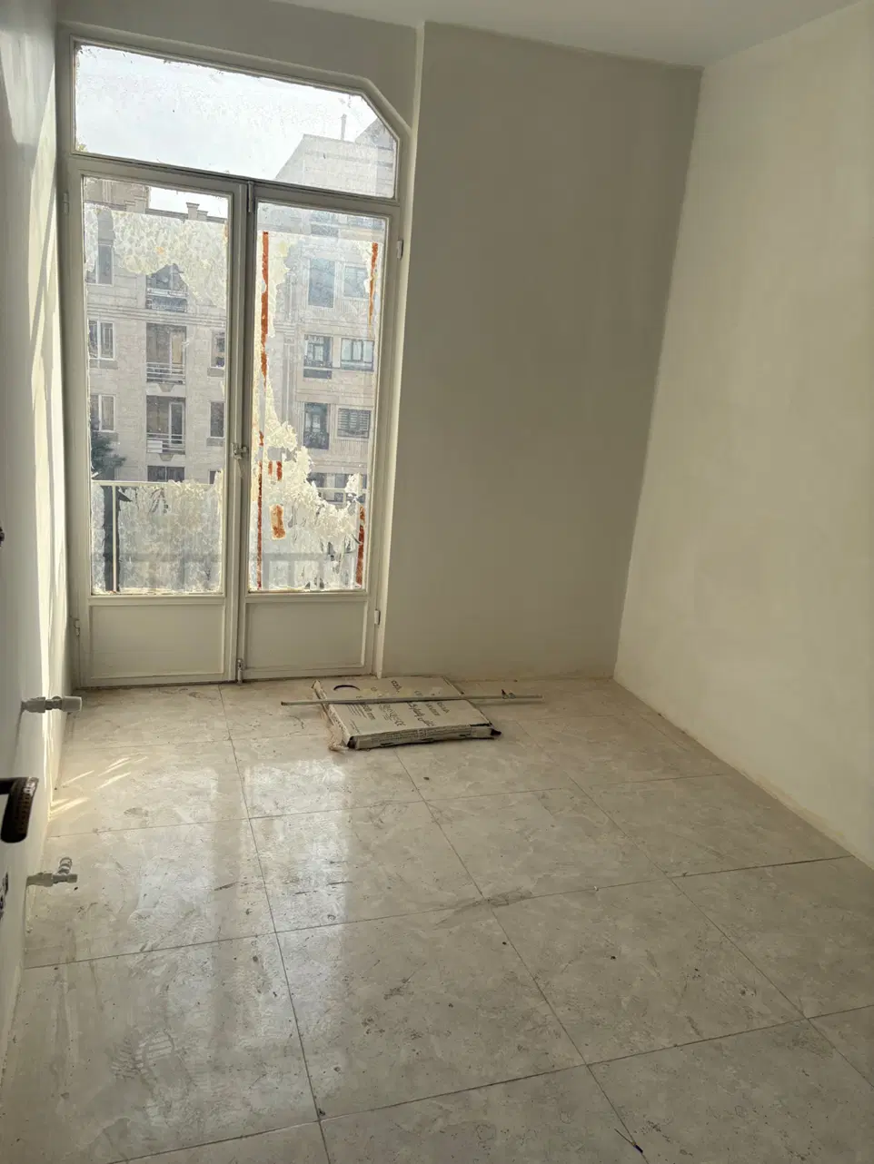 ۸۲ متر دو خواب _پارکینگ انباری _قدر‌السهم دار
