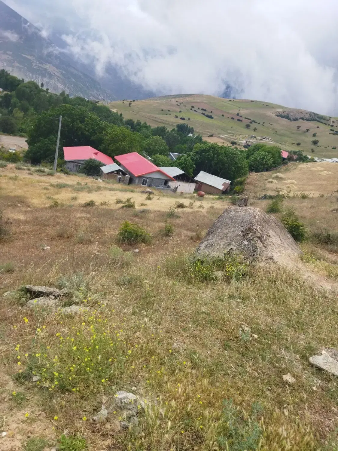 زمین مسکونی همراه با پروانه ساخت