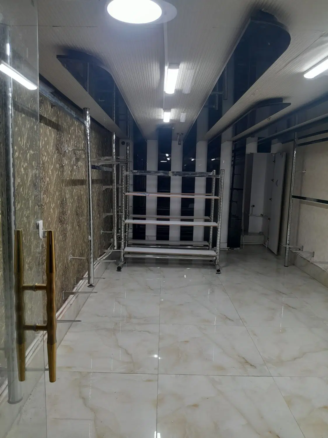 مغازه لوکس میدان وصال ابتدای ساحلی