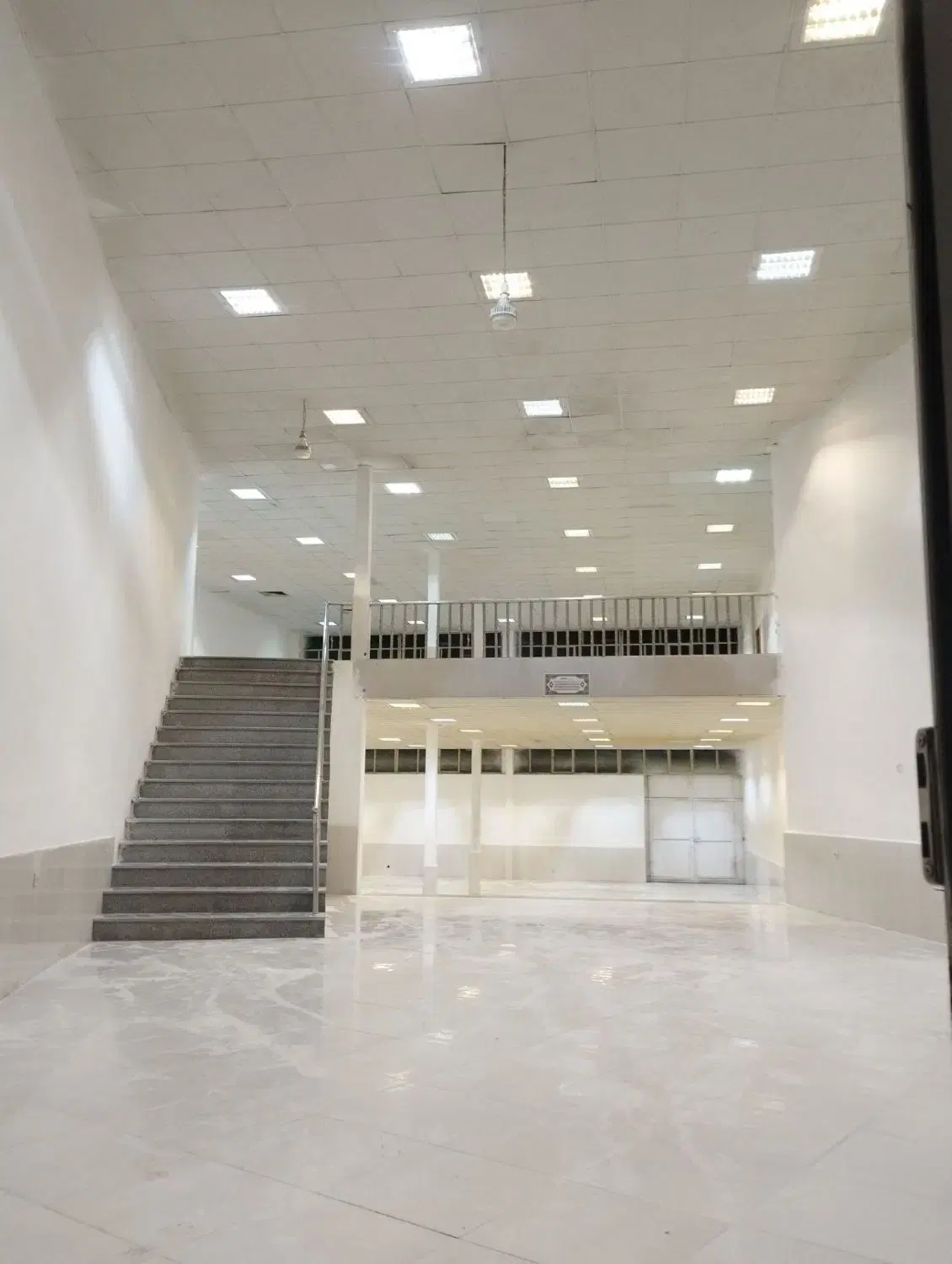 ۴۵۰مترنمایشگاه رهن واجاره حاشیه جاده کلات